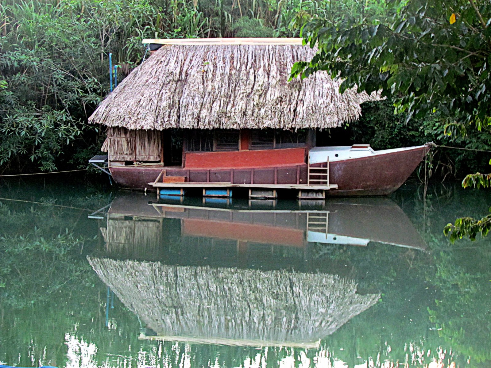 Moho River Houseboat Toledo Belize in Toledo, Belize
